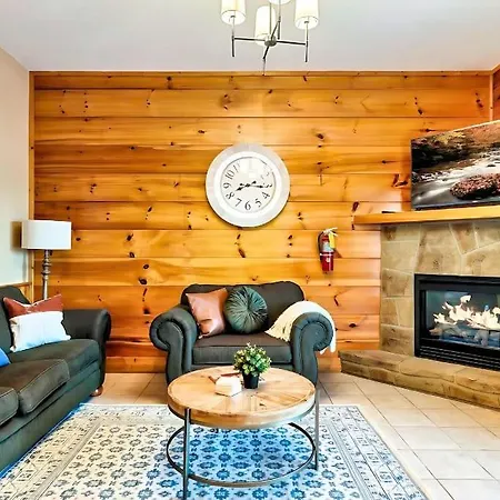 Charming Cabin Retreat With Grill Deck & Resort Perks